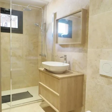 Pour 8 Pers Avec Piscine Et Terrasse, - Fr-1-726-18 Villa